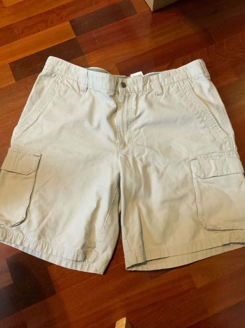Columbia Sportswear Men's 100% Cotton 10-inch Inseam Cargo Shorts Ivory Size 36